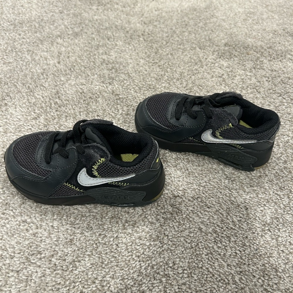Nike Kids Black Sneakers